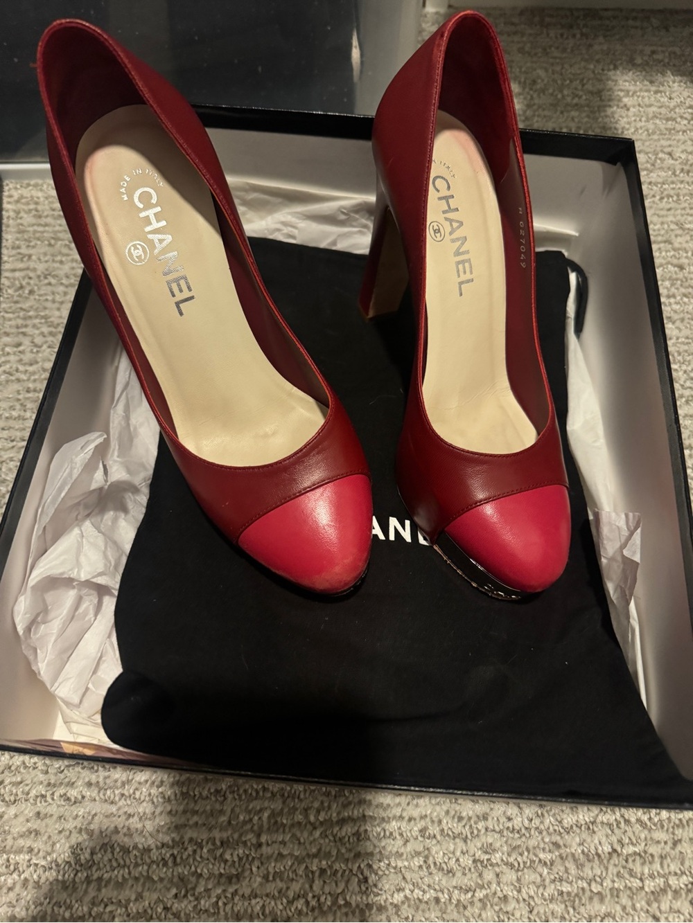 CHANEL super rare vintage Two-Tone Red Cap-Toe Leather Pumps